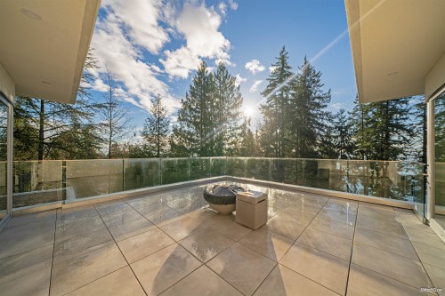 4437 Piccadilly North, West Vancouver, BC 