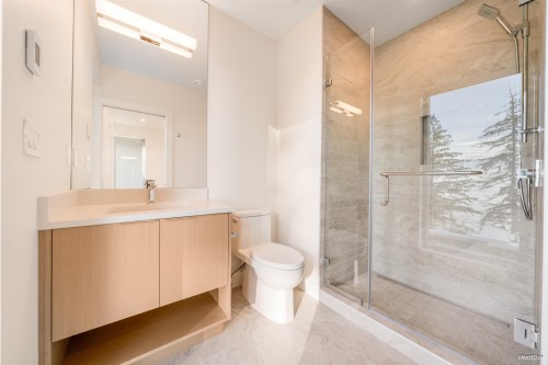 4437 Piccadilly North, West Vancouver, BC 