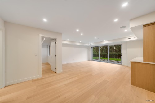 4437 Piccadilly North, West Vancouver, BC 