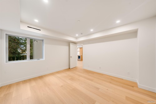 4437 Piccadilly North, West Vancouver, BC 