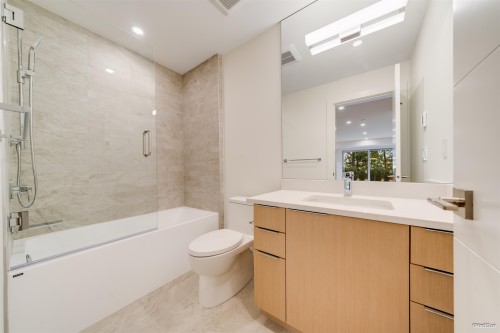 4437 Piccadilly North, West Vancouver, BC 