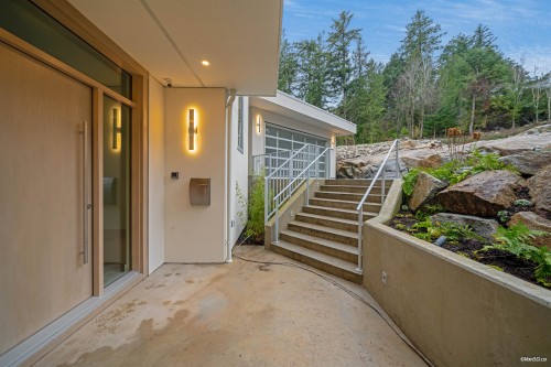 4437 Piccadilly North, West Vancouver, BC 