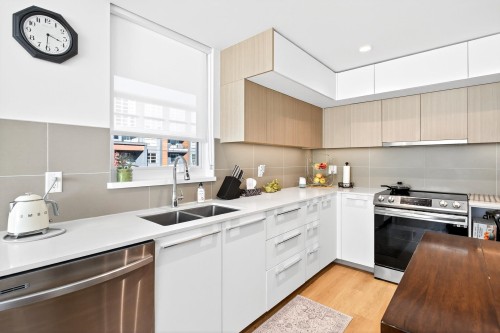 410-9888 University Crescent, Burnaby, BC 