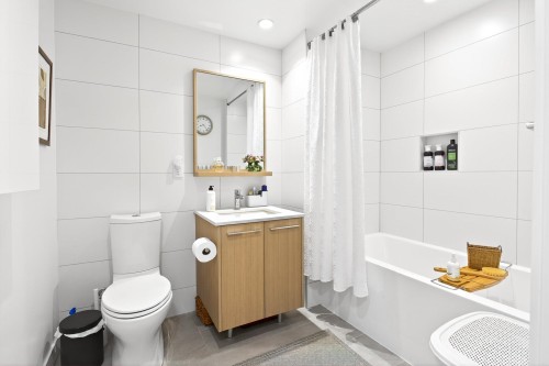 410-9888 University Crescent, Burnaby, BC 