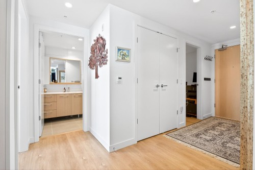 410-9888 University Crescent, Burnaby, BC 