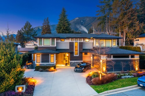 4090 Sunnycrest Drive, North Vancouver, BC 