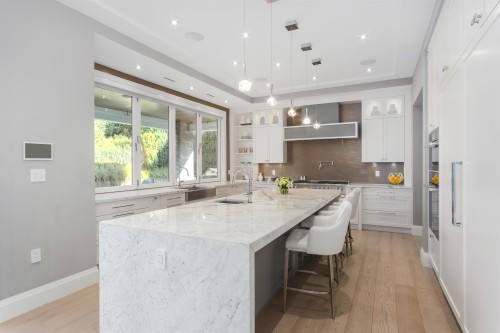 4090 Sunnycrest Drive, North Vancouver, BC 