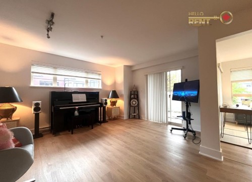 202-2138 Old Dollarton Road, North Vancouver, BC 