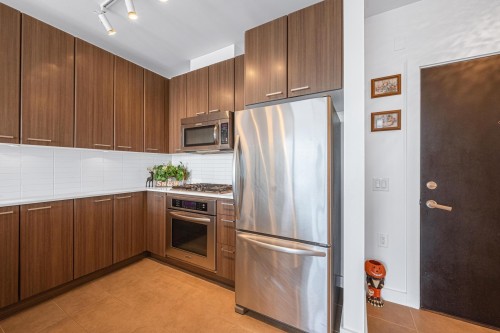 2206-2955 Atlantic Avenue, Coquitlam, BC 