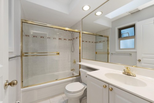 779 69Th Avenue W, Vancouver, BC 