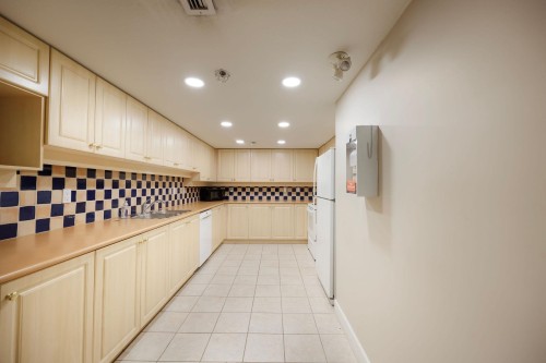 420-3600 Windcrest Drive, North Vancouver, BC 