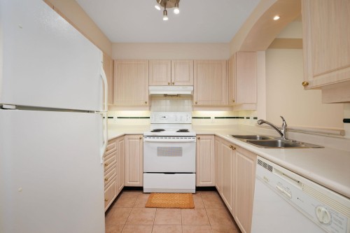 420-3600 Windcrest Drive, North Vancouver, BC 