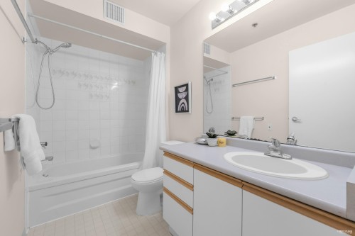 303-8660 Jones Road, Richmond, BC 