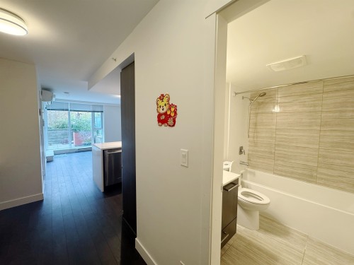 8288 Granville Avenue, Richmond, BC 