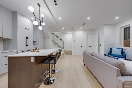 3-6730 Heather Street, Vancouver, BC 