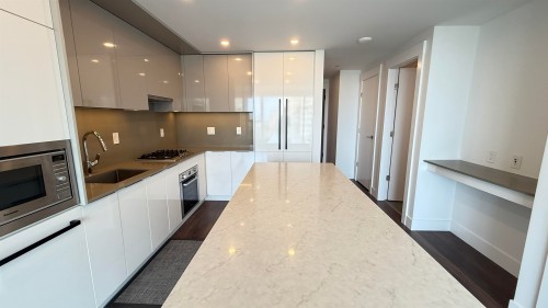 14Xx-4711 Hazel Street, Burnaby, BC 