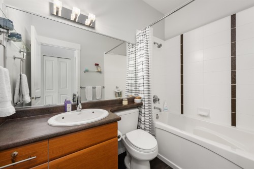 304-1704 56 Street, Delta, BC 