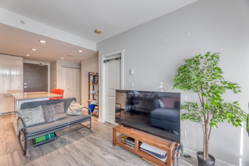 603-2388 Madison Avenue, Burnaby, BC 