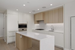 2401-7433 Cambie Street  Vancouver, BC V6P 0J8