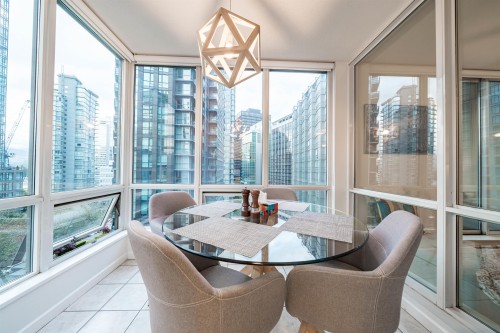 903-1166 Melville Street, Vancouver, BC 