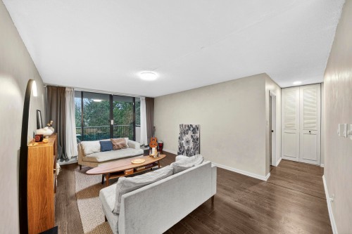 304-7235 Salisbury Avenue, Burnaby, BC 