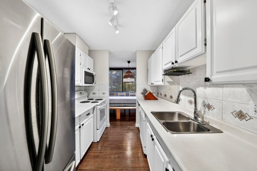 304-7235 Salisbury Avenue, Burnaby, BC 