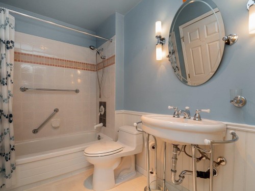 305-4728 53Rd Street, Delta, BC 