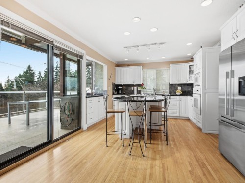 5104 Mckee Street, Burnaby, BC 