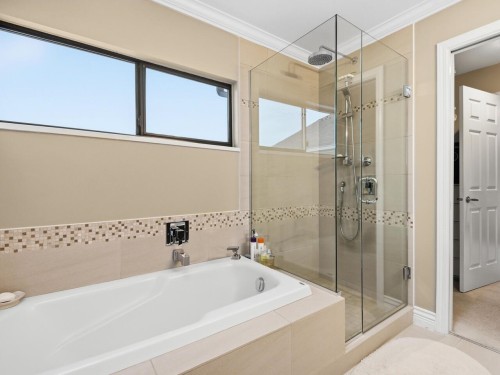 5104 Mckee Street, Burnaby, BC 