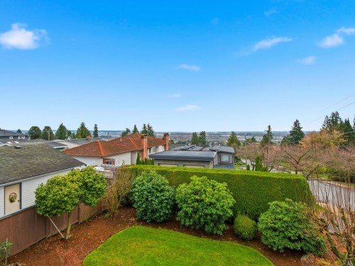 5104 Mckee Street, Burnaby, BC 