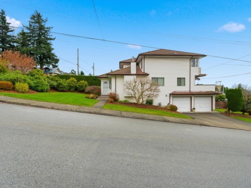 5104 Mckee Street, Burnaby, BC 