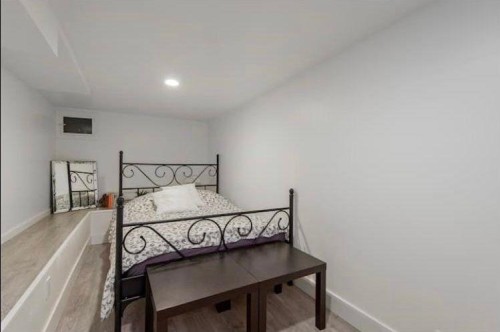 C-1541 Maple Street, Vancouver, BC 