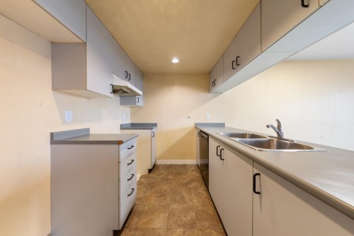 910-1060 Alberni Street, Vancouver, BC 