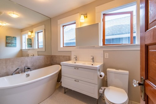 2238 Stephens Street, Vancouver, BC 