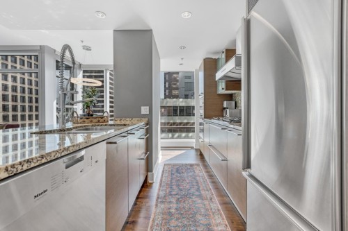 2205-1111 Alberni Street, Vancouver, BC 