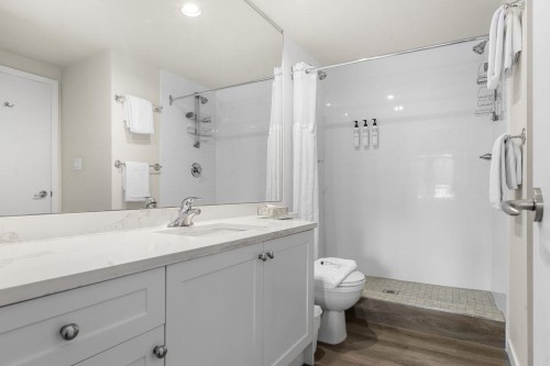 204-4338 Main (Week 6) Street, Whistler, BC 