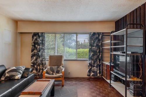 674 Blue Mountain Street, Coquitlam, BC 