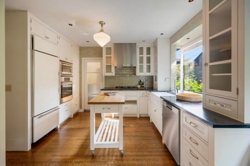 2533 Wallace Crescent, Vancouver, BC 