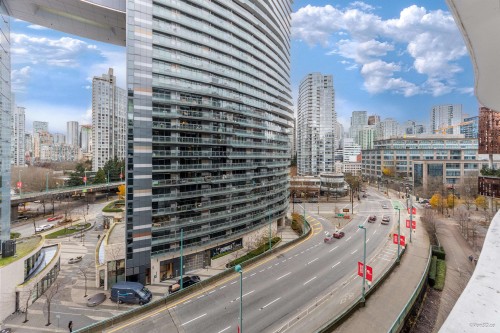 912-68 Smithe Street, Vancouver, BC 