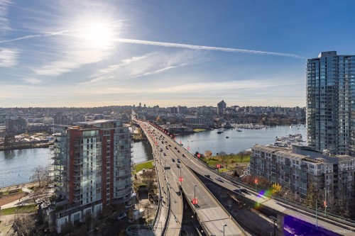 912-68 Smithe Street, Vancouver, BC 