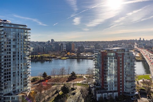 912-68 Smithe Street, Vancouver, BC 