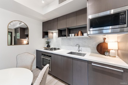 912-68 Smithe Street, Vancouver, BC 