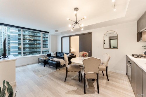 912-68 Smithe Street, Vancouver, BC 