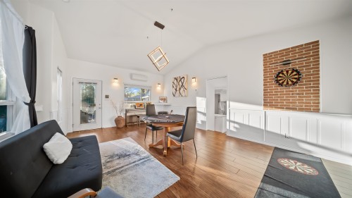 21124 Glenwood Avenue, Maple Ridge, BC 