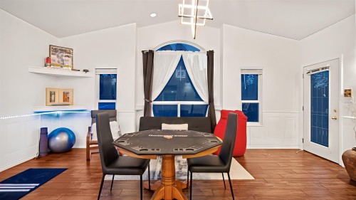 21124 Glenwood Avenue, Maple Ridge, BC 