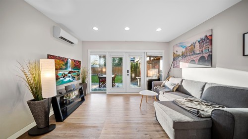 21124 Glenwood Avenue, Maple Ridge, BC 