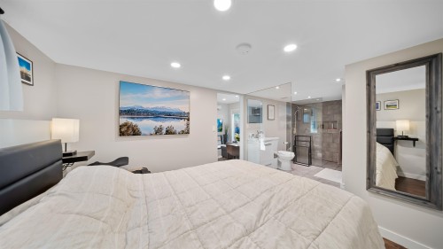 21124 Glenwood Avenue, Maple Ridge, BC 