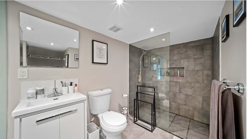 21124 Glenwood Avenue, Maple Ridge, BC 