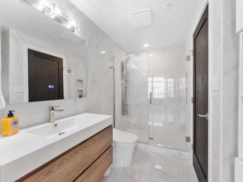 2301-280 Ross Drive, New Westminster, BC 