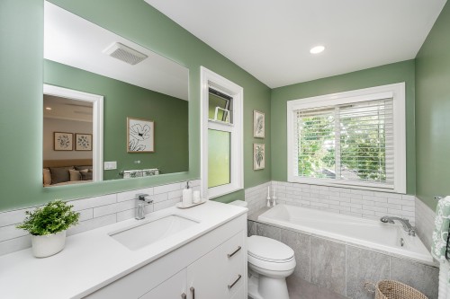 4-181 Ravine Drive, Port Moody, BC 